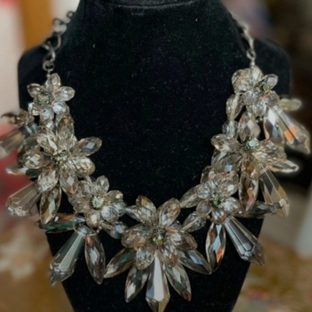 Signed NATASHA Couture Faceted Glass Smokey Crystal Statement Necklace - Picture 9 of 9